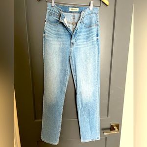 Madewell Classic Straight Jeans. Light wash and great condition!
